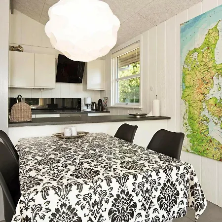 Two-bedroom Holiday In 27 Nyaraló Blåvand