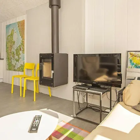 Nyaraló Two-bedroom Holiday In 27 *