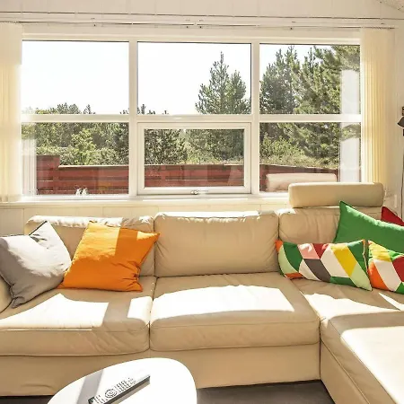 Two-bedroom Holiday In 27 Nyaraló